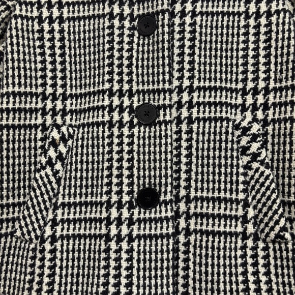 Ralph Lauren Lauren
herringbone black and white wool coat 
Size 8P - Picture 2 of 4